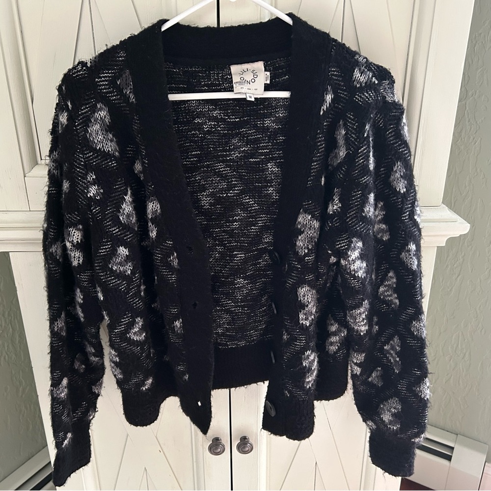 Black and White Patterned Women's Sweater